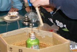 おもしろ科学教室「空き缶で綿菓子つくりに挑戦！」２